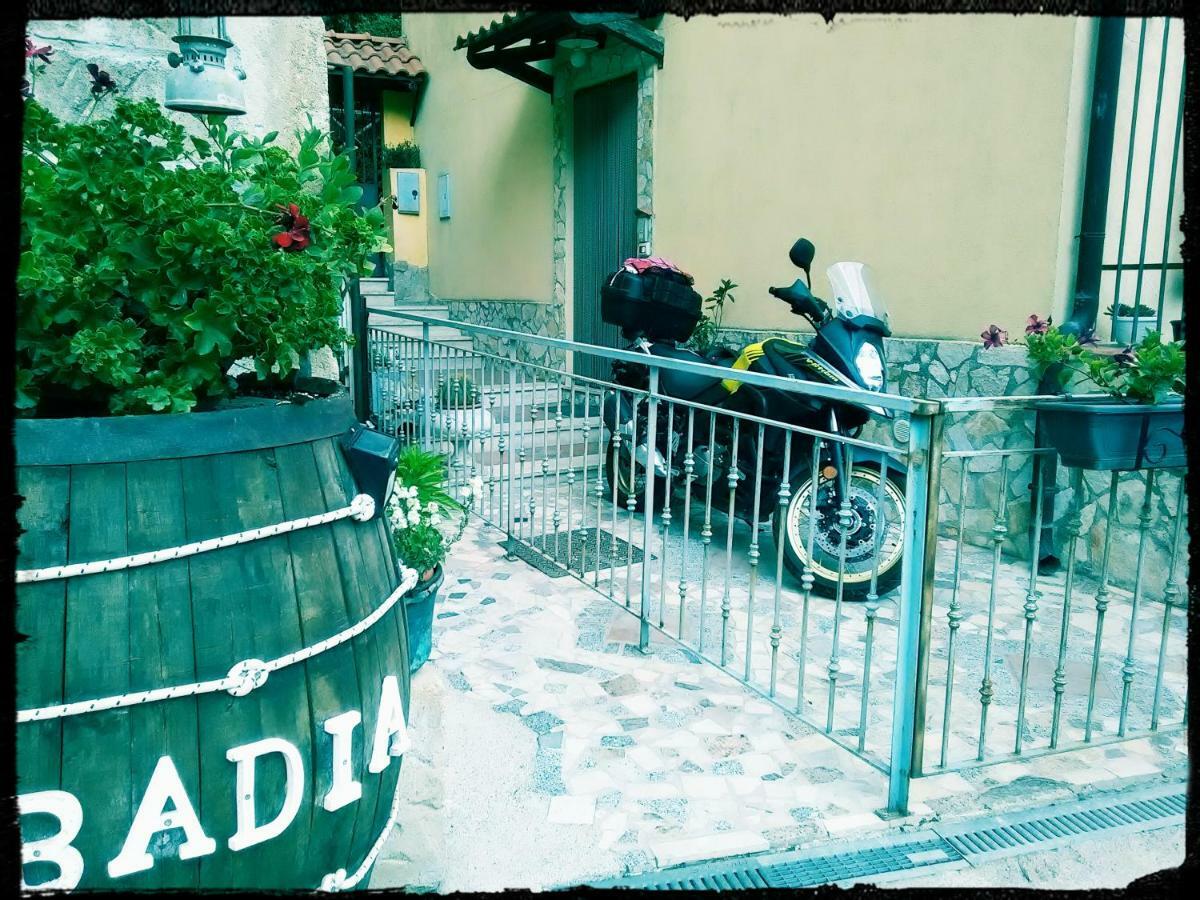 فندق La Badia مسينا المظهر الخارجي الصورة